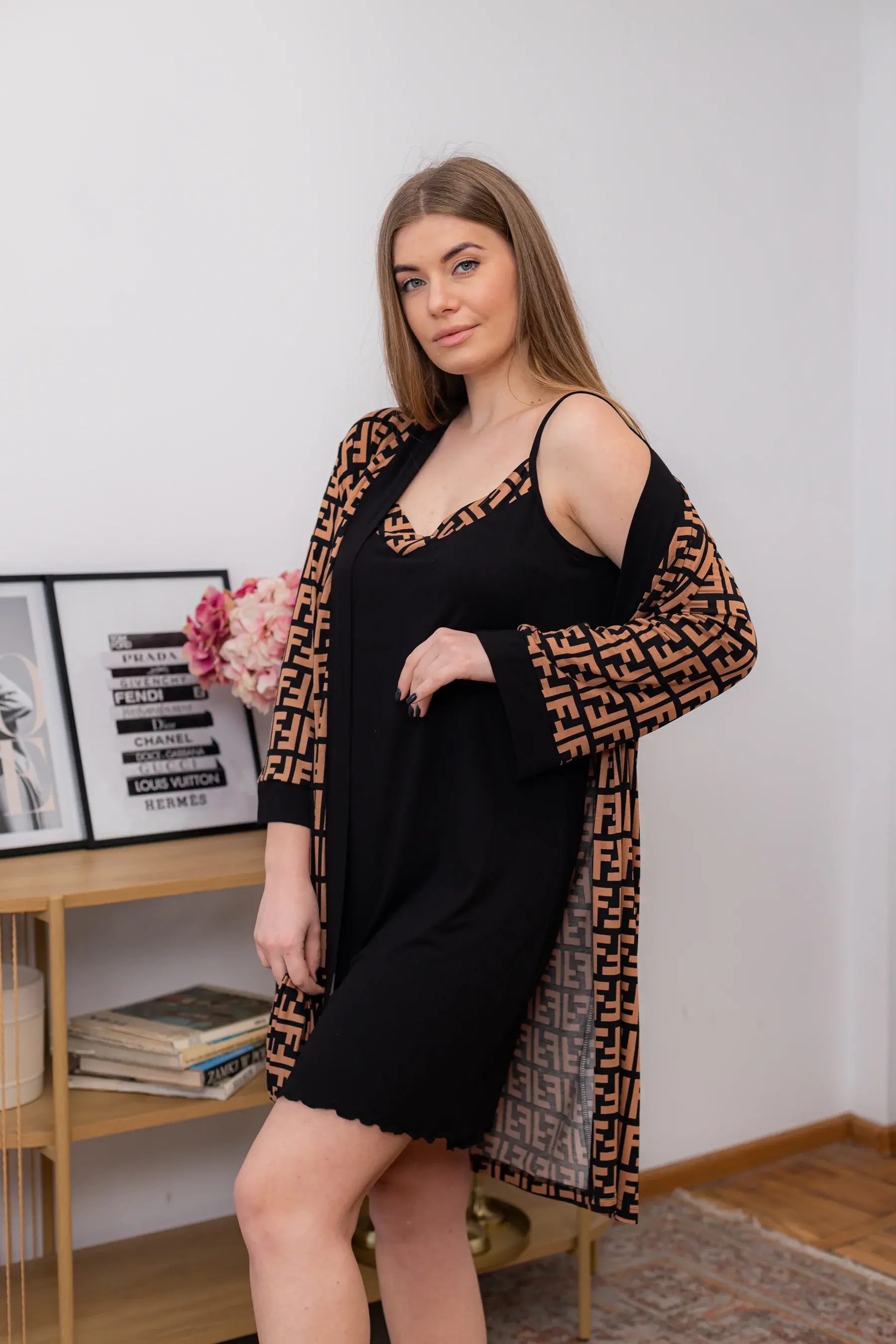 https://www.dreamcat.ua/storage/xalat-i-nicna-sorocka-milana-z-tureckoyi-viskozi-dreamcat.mp4