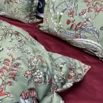 Сатинова постільна білизна з принтом «Садова мелодія»