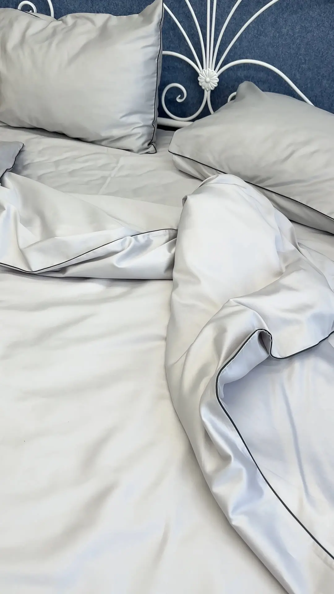 https://www.dreamcat.ua/storage/postilna-bilizna-tureckii-satin-deliuks-sribliasta-komplekt-postilnoyi-bilizni-tureckii-satin-deliuk.mp4