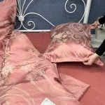 Жаккардова постільна білизна “Квіткова насолода”, бордово-рожева